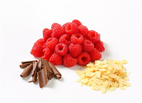 新鲜,树莓,巧克力刨花,切片,杏仁