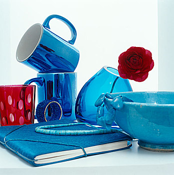 餐具,花瓶,书本