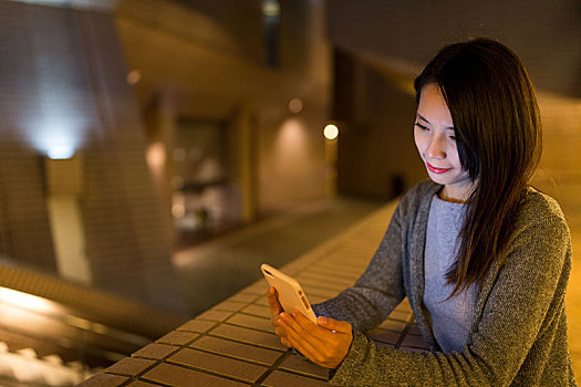 女人,打手机,夜晚