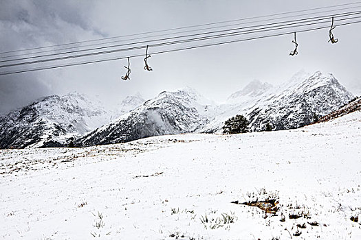 滑雪缆车,积雪,山