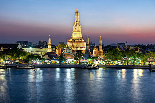 泰国曼谷郑王庙夜景