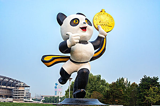 奥体中心熊猫雕塑