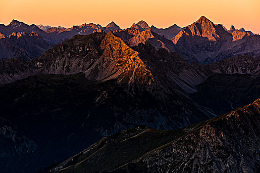 日出,阿尔卑斯山,提洛尔,奥地利,欧洲