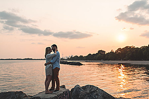 浪漫,情侣,面对面,漂石,安大略湖,多伦多,加拿大