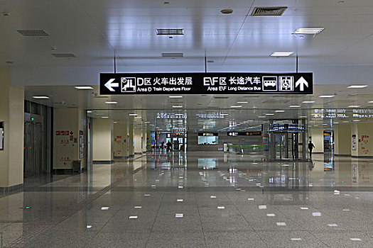 上海虹桥高铁火车站建筑内部
