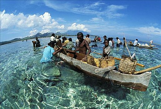 印度尼西亚,巴厘岛,捕鱼者,涉水,浅水,木质,船,无肖像权