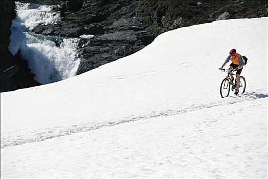 一个,男人,骑自行车,雪中