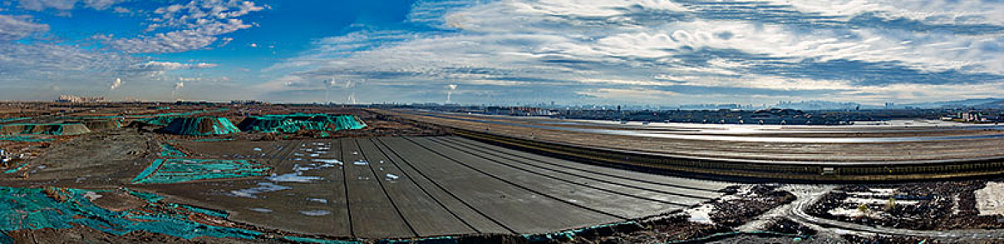 中国新疆乌鲁木齐地窝堡国际机场全景