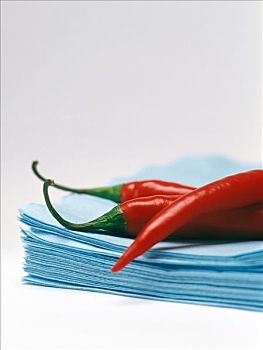 红椒,蓝色背景,餐巾