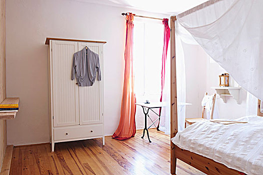 鲜明,卧室,白色,衣柜,床