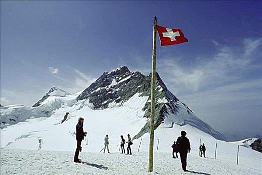 人群,站立,靠近,瑞士国旗,少女峰,瑞士