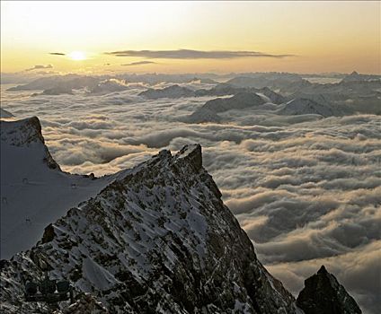山,楚格峰,阿尔卑斯山,毯子,雾,上巴伐利亚,巴伐利亚,德国,欧洲