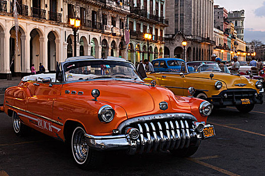 老爷车,黄昏,正面,别克,20世纪50年代,哈瓦那,古巴,北美