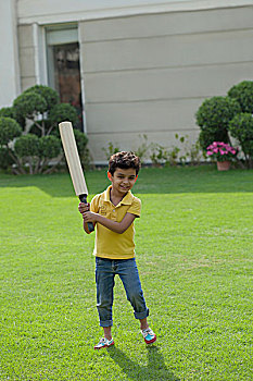 印度,男孩,4-5岁,拿着,板球拍,后院