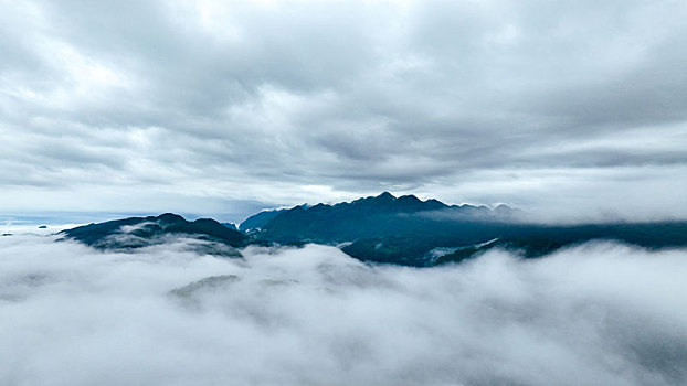 重庆酉阳,雾海扮靓美乡村