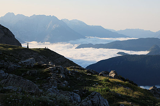 三峰山,拉瓦莱多