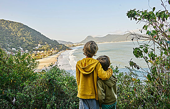 男孩,悬崖,看别处,海滩,巴西,南美