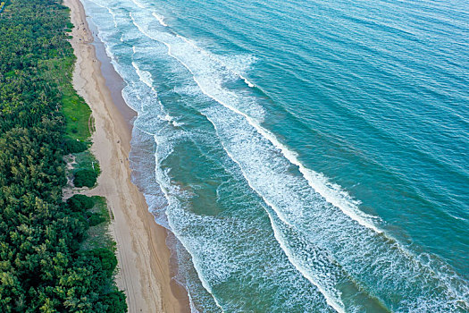 航拍海南三亚海棠湾度假酒店带及沙滩