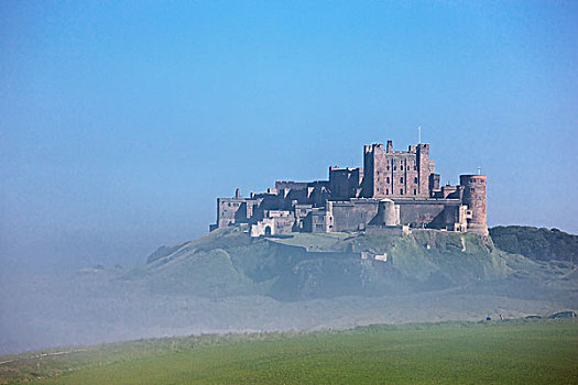 城堡,雾,诺森伯兰郡,英格兰