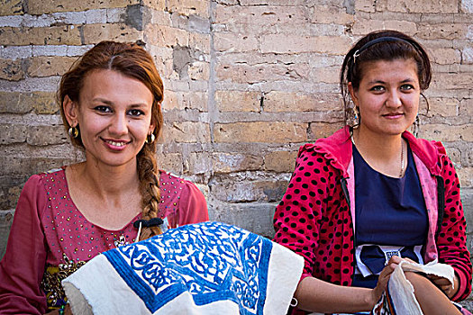 希瓦,乌兹别克斯坦,中亚,女孩,刺绣