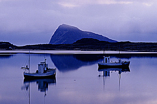 挪威,诺尔兰郡,罗浮敦群岛,小,船