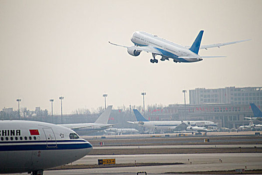 飛機(jī)起飛