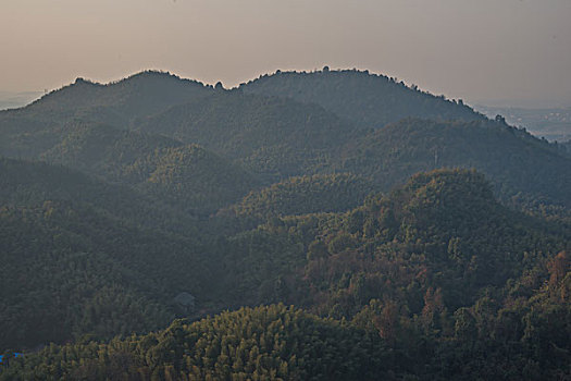 山,丹霞,河流,蓝天,黄昏,大气,田野,水电站,村庄,驴友,旅行,地质公园,丹霞地貌,绿色,灌木,树,草,水潭,素材,平面设计