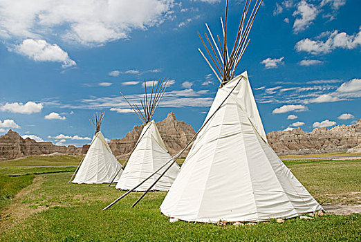 三个,圆锥形帐篷,荒地国家公园,南达科他,美国