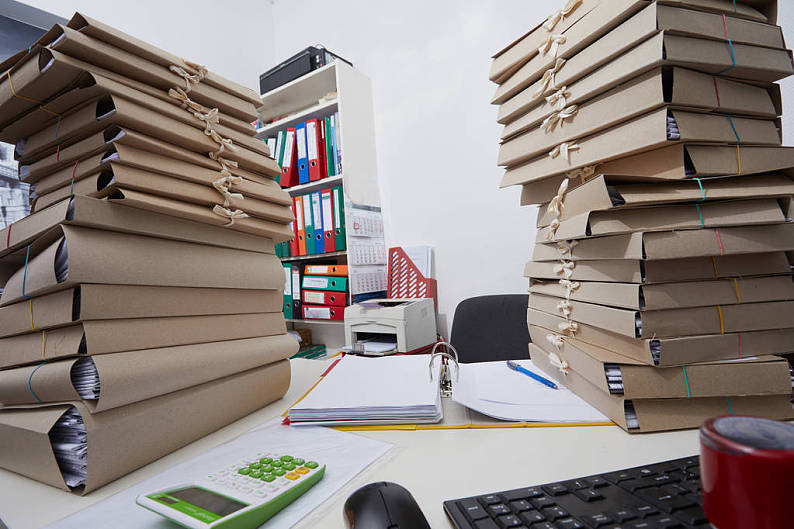 堆积_纸_文件_办公室_图片素材