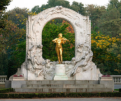 约翰施特劳斯纪念碑,维也纳,奥地利,欧洲