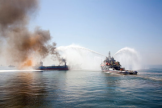 海上防溢油,消防演习