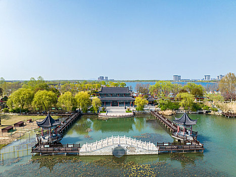 江苏东海,一湖春水,一幅美景