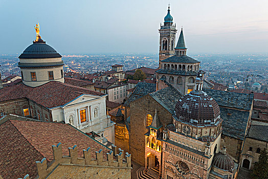 大教堂,贝加莫,圣玛丽亚教堂,俯视,黄昏,城镇,伦巴第,意大利