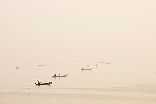 渔民,船,早晨,亮光,湖,阿马拉布拉,曼德勒省,缅甸,亚洲