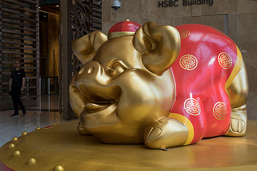金猪雕塑