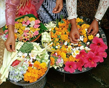 印度尼西亚,巴厘岛,女人,传统服装,种类,花,盘子