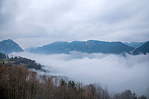 湖北巴东大支坪河谷云海