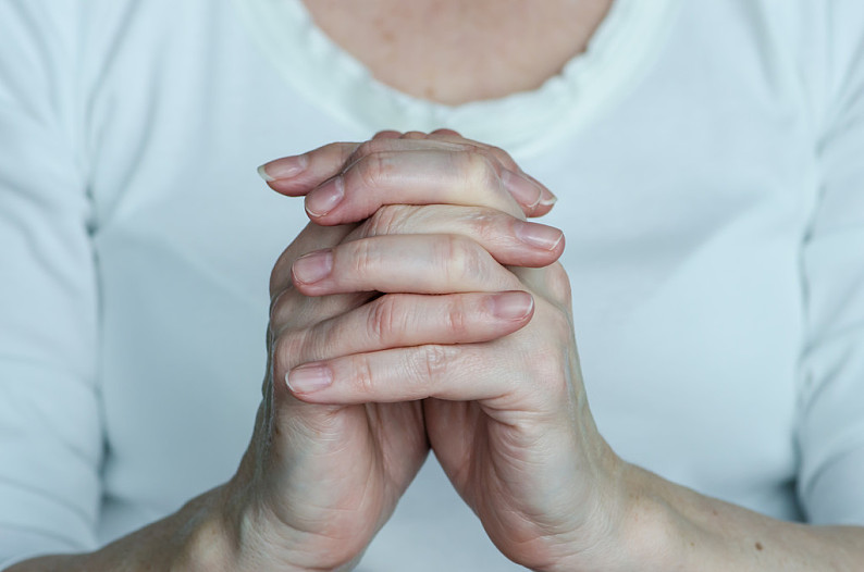天主教祈祷手势图片图片