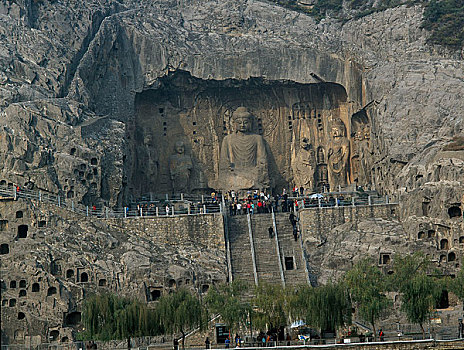 龙门石窟奉先寺全景