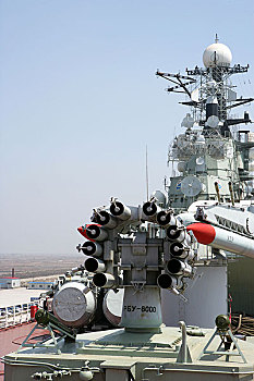 国际游乐港,基辅,号航母,舰首导弹发射架