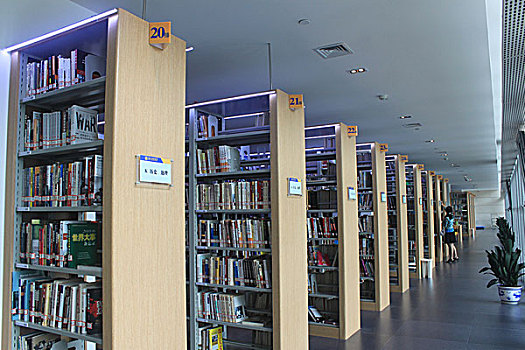四川省图书馆开放新模式