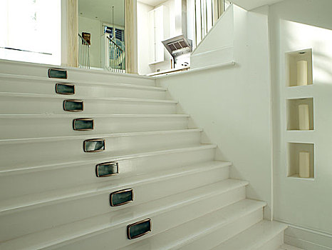 白色,楼梯,聚光灯