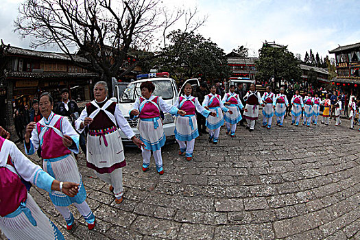 丽江纳西族传统舞蹈