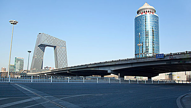 中央电视台,国贸桥和中国恒天大厦