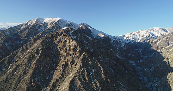 2019年10月19日,雪后东天山