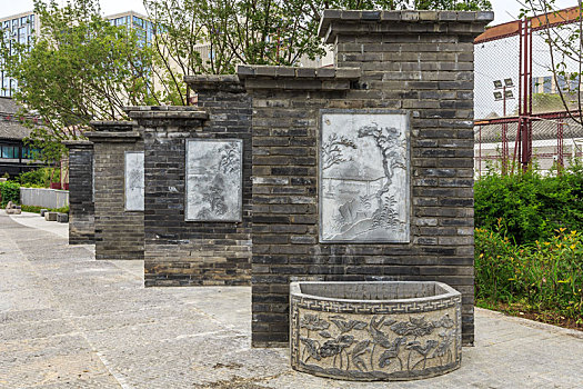 济南老街区宽厚里文化墙