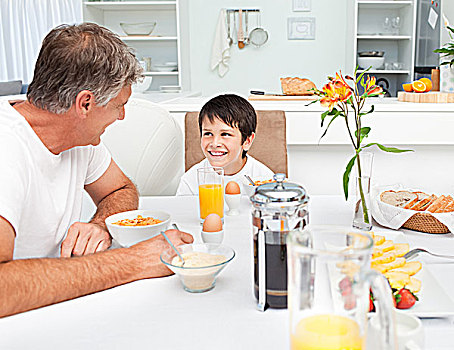 父亲,早餐,儿子,在家