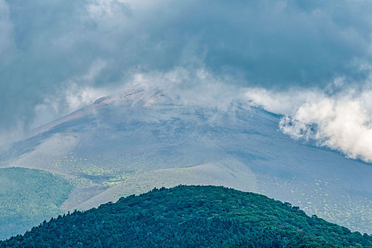 日本,云雾缭绕富士山