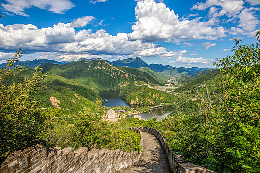 北京怀柔黄花城水长城,绿水青山风景如画