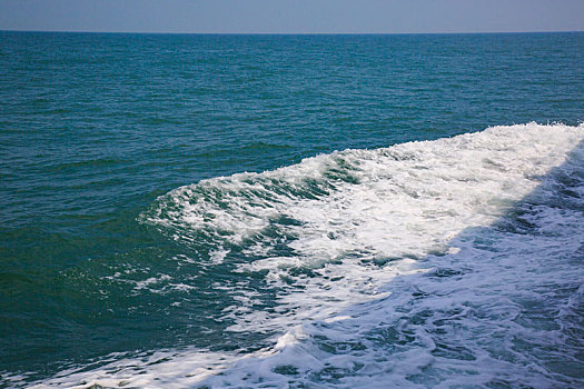 海浪,浪花,大海,海洋,阳光,广阔,翻腾,天空